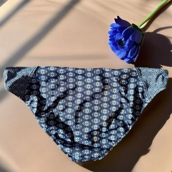NWT Athleta Navy Blue and White Geometric Print Tangier Medium Rise Swim Bottoms - Picture 2 of 4